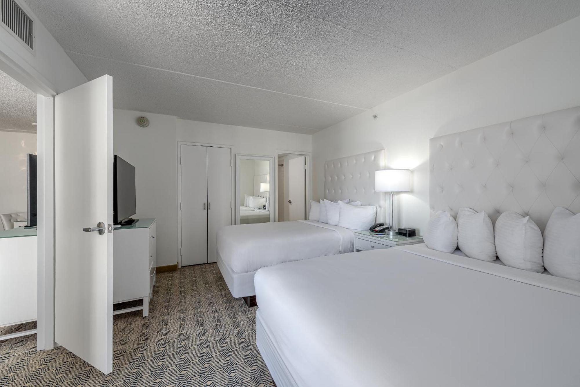 Value Double Suite,1217948695:JPEG
